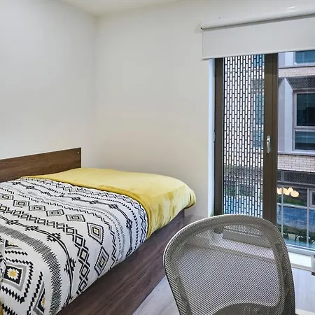 For Students Only Ensuite Bedrooms With Shared Kitchen At The Oaks In Coventry Exterior foto