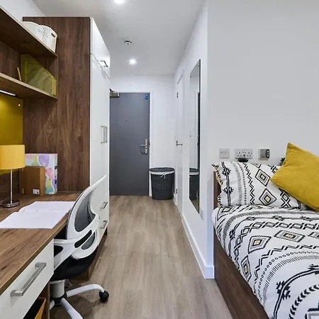 For Students Only Ensuite Bedrooms With Shared Kitchen At The Oaks In Coventry Exterior foto