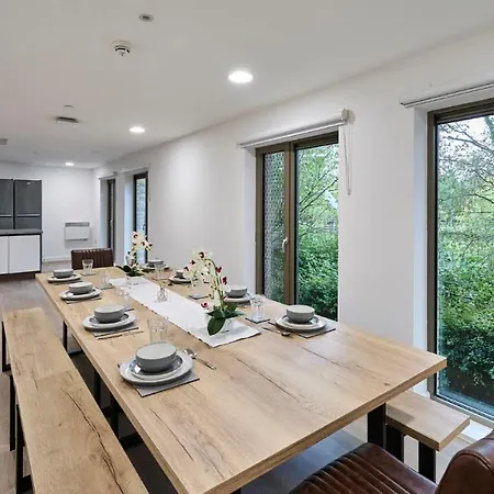 For Students Only Ensuite Bedrooms With Shared Kitchen At The Oaks In Coventry Exterior foto