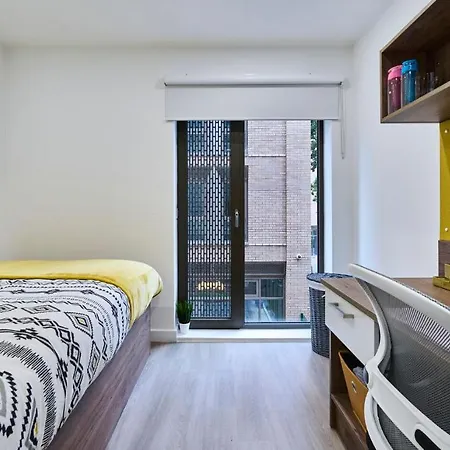 For Students Only Ensuite Bedrooms With Shared Kitchen At The Oaks In Coventry Exterior foto