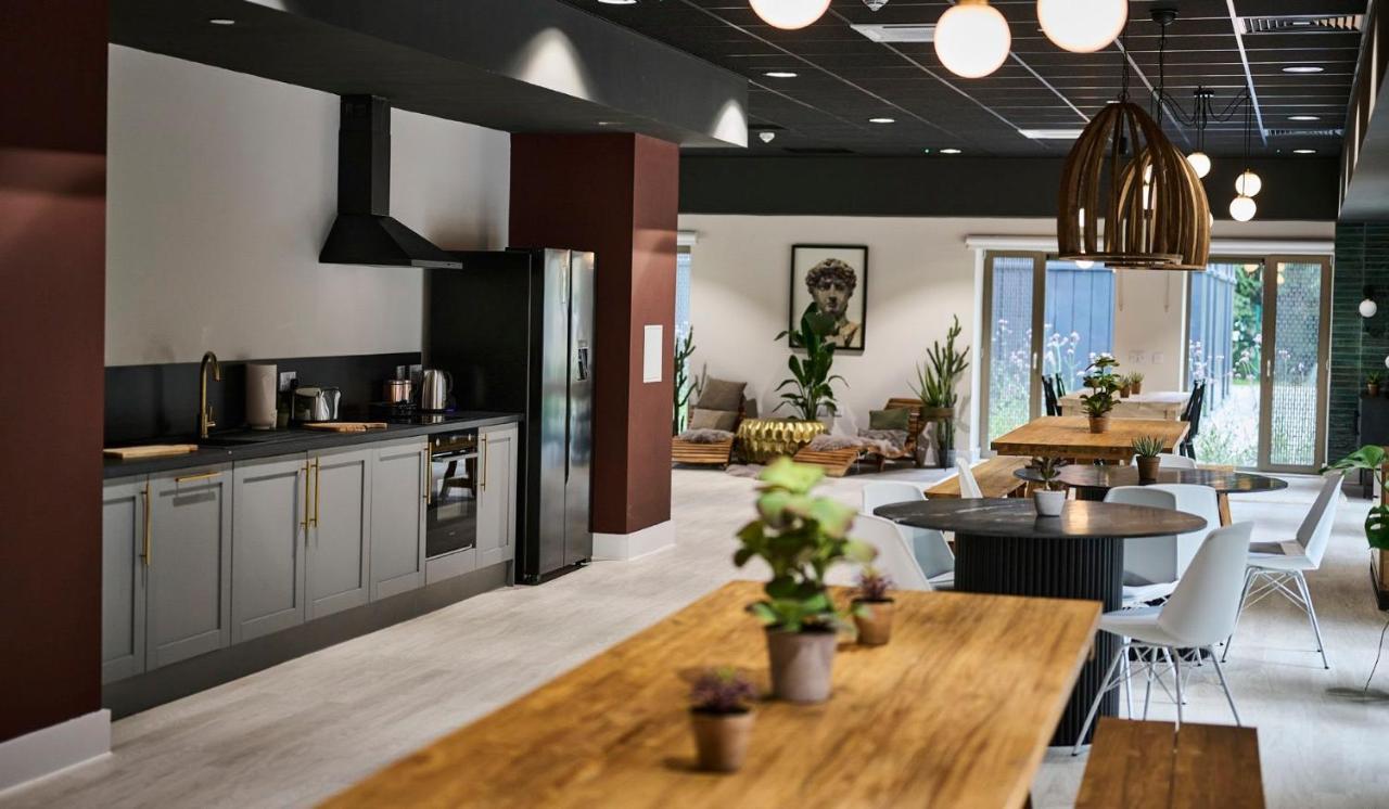 For Students Only Ensuite Bedrooms With Shared Kitchen At The Oaks In