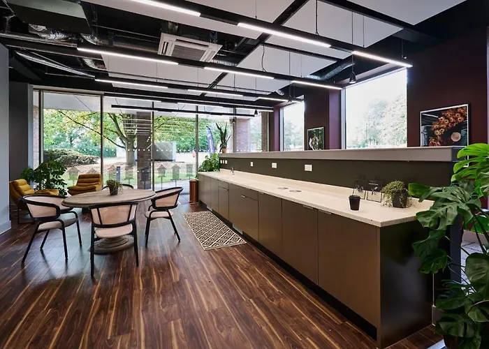 For Students Only Ensuite Bedrooms With Shared Kitchen At The Oaks In Coventry
