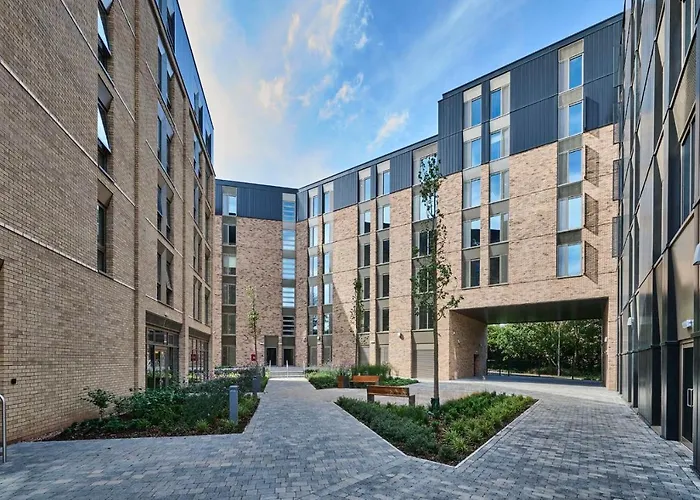 For Students Only Ensuite Bedrooms With Shared Kitchen At The Oaks In Coventry