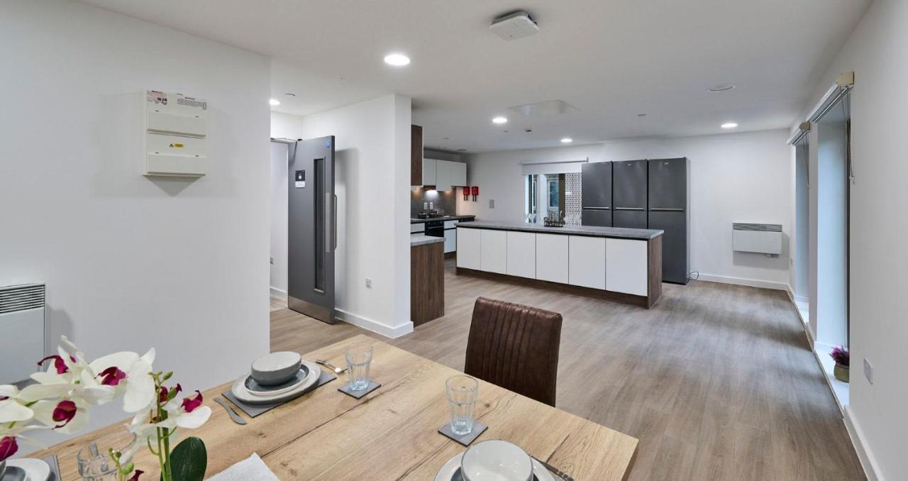 For Students Only Ensuite Bedrooms With Shared Kitchen At The Oaks In