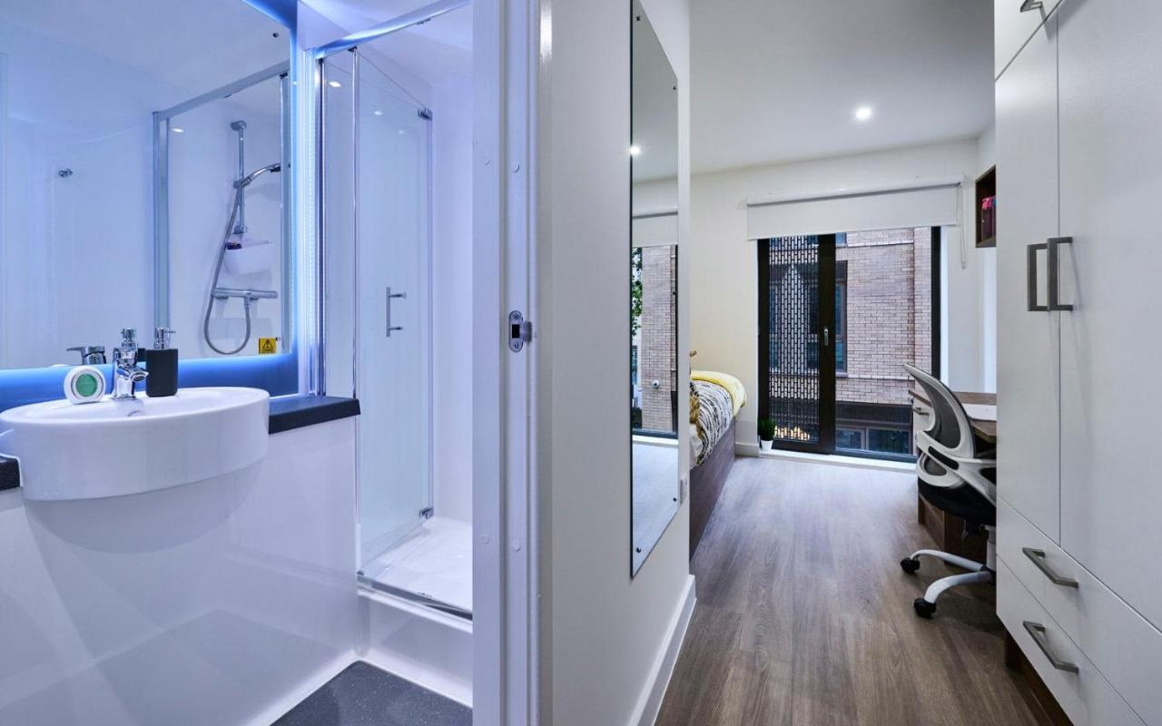 For Students Only Ensuite Bedrooms With Shared Kitchen At The Oaks In Apartment Coventry