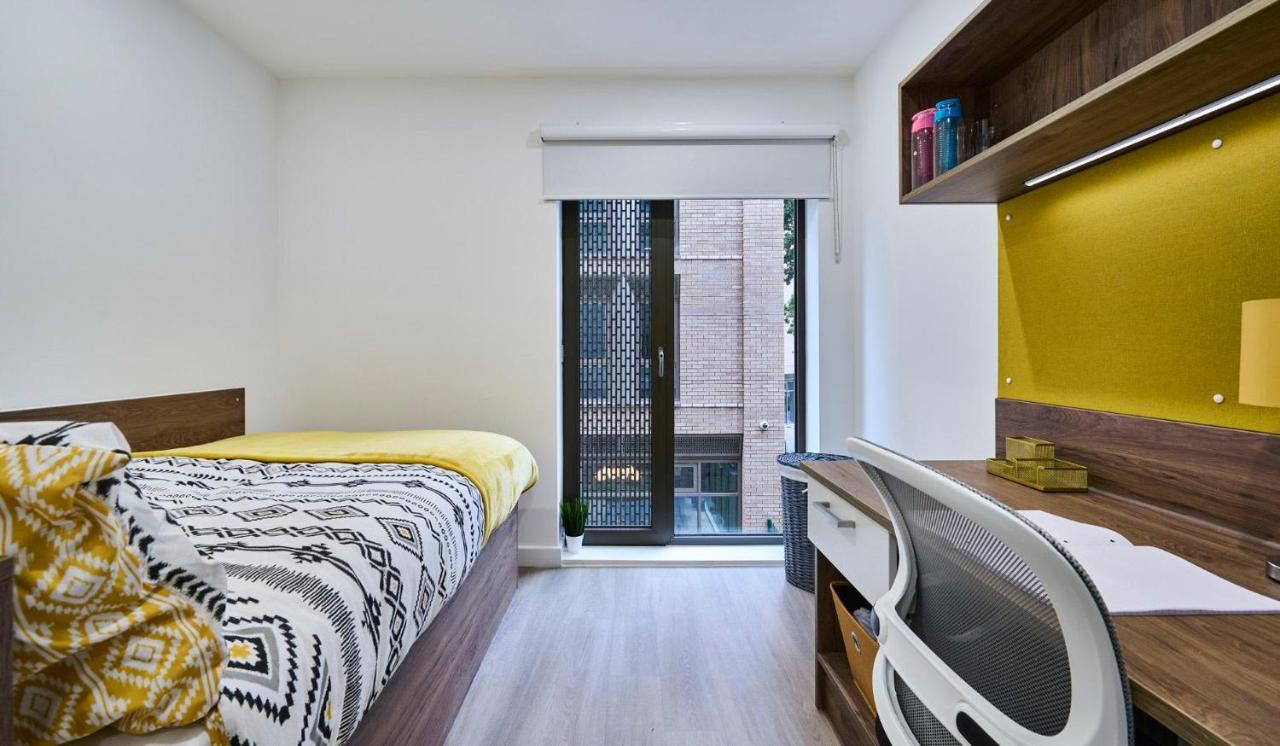 For Students Only Ensuite Bedrooms With Shared Kitchen At The Oaks In Apartment Coventry